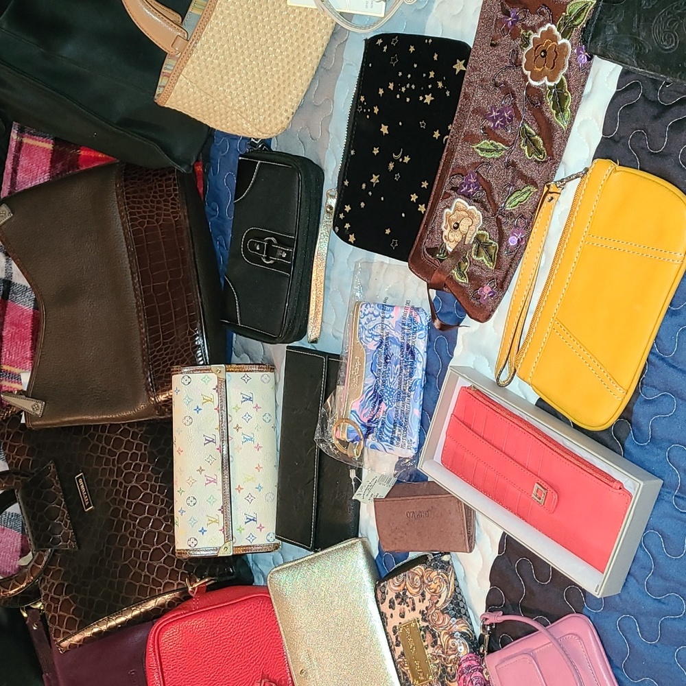 Tracy's bags & wallets Sunday share show 2pm est. - Picture 10 of 15